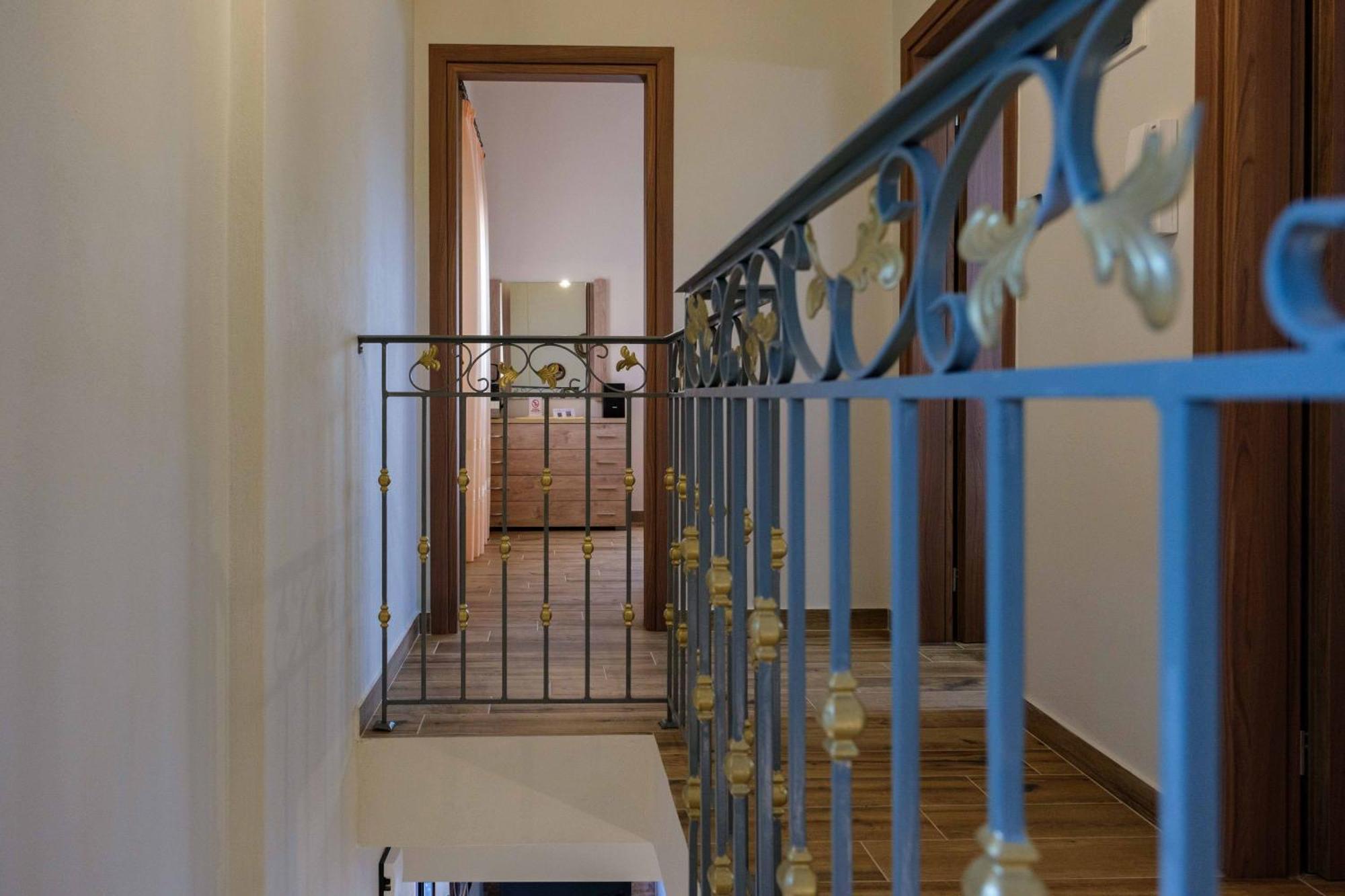 Appartamento Effie's Maisonette With Detached *