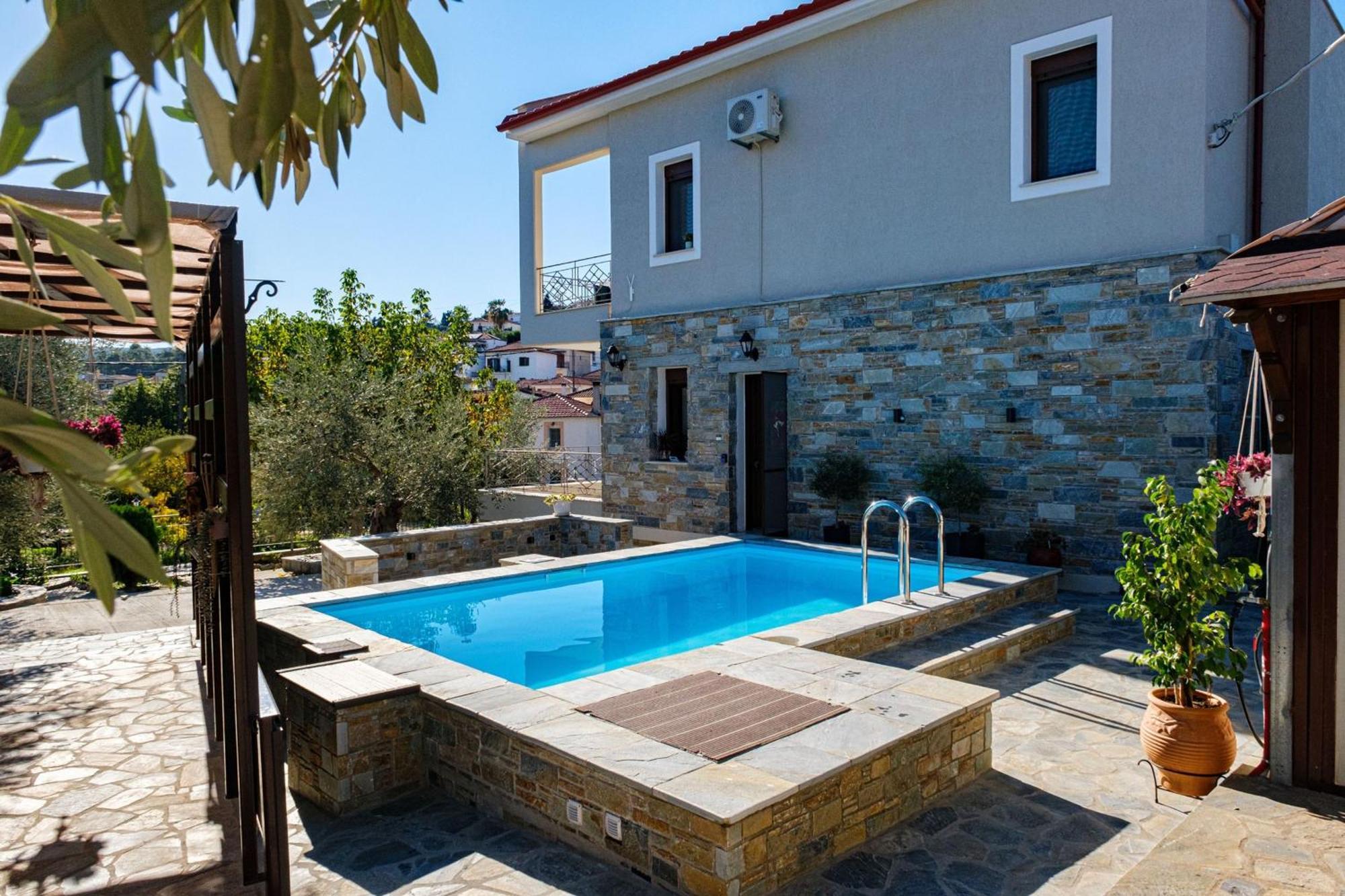 Appartamento Effie's Maisonette With Detached *